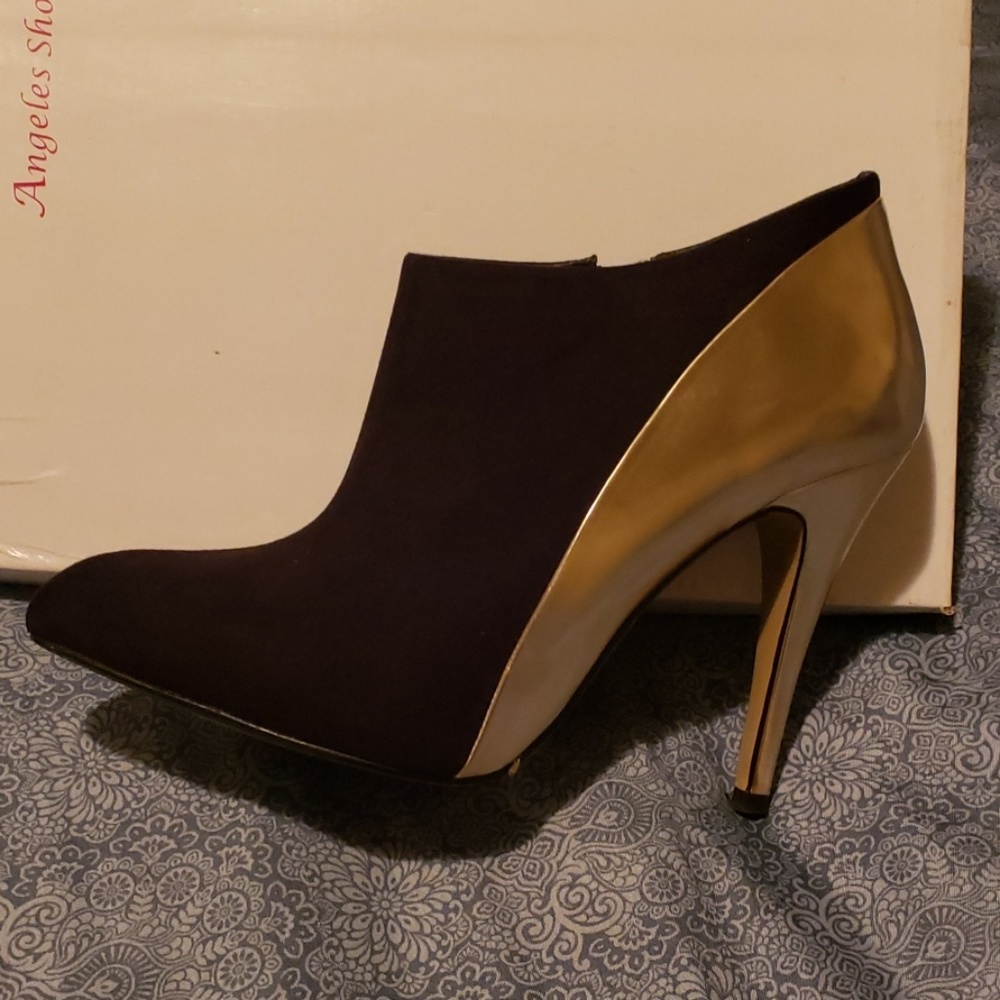 Black & Gold Heel Booties!!!